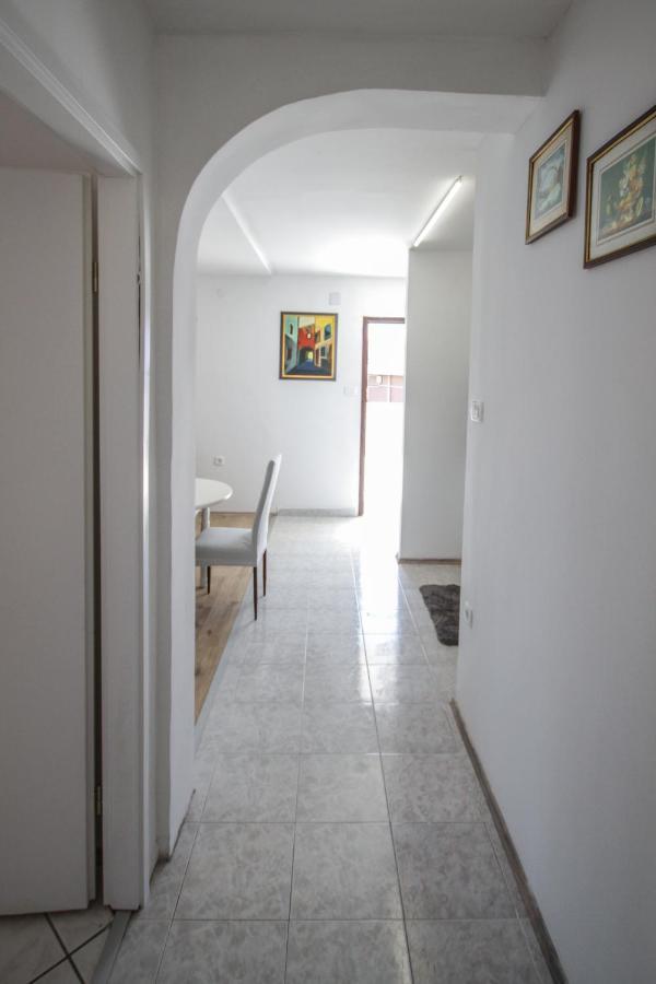 Apartment Tosca With Parking โรวีน ภายนอก รูปภาพ