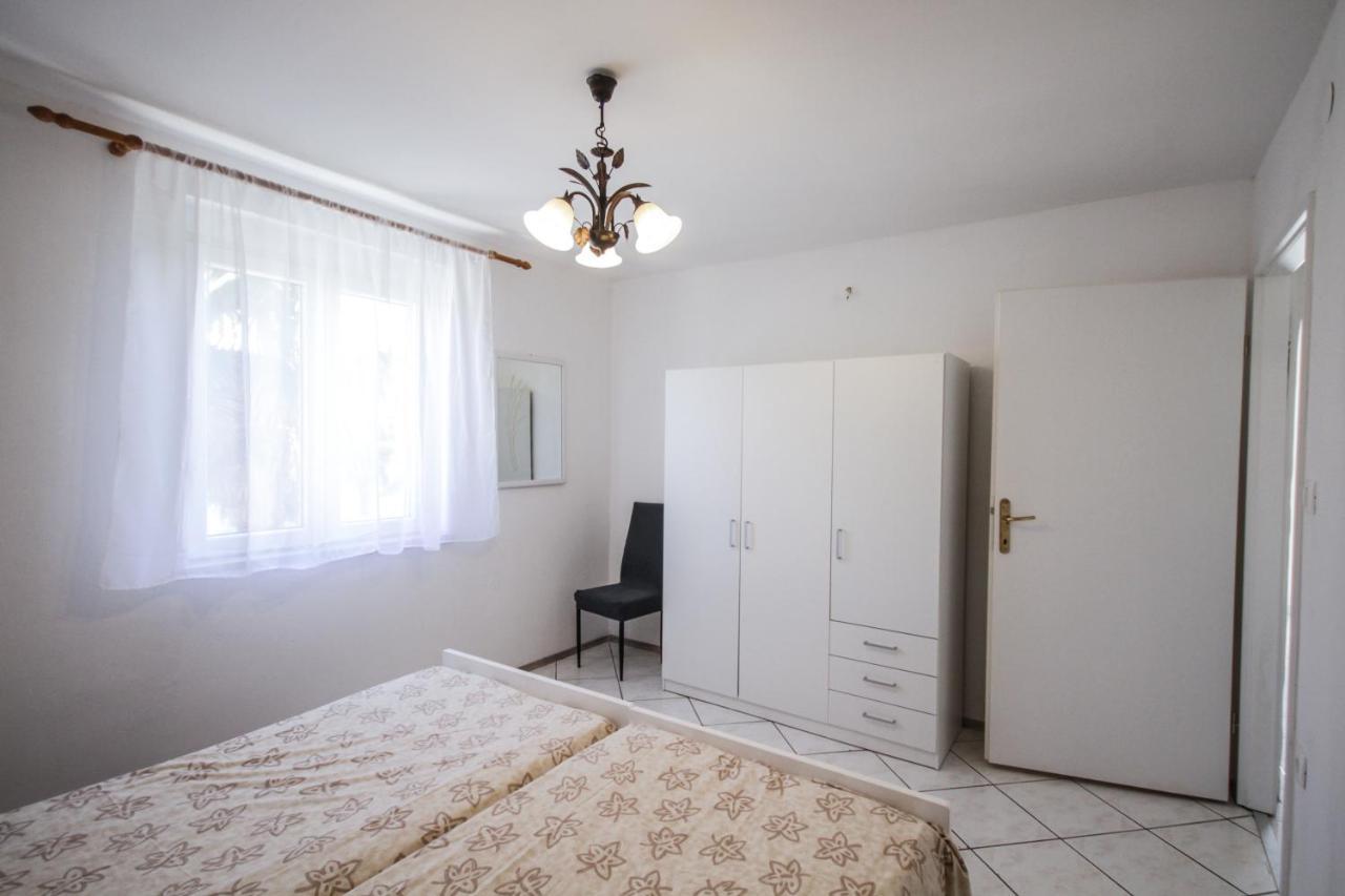 Apartment Tosca With Parking โรวีน ภายนอก รูปภาพ